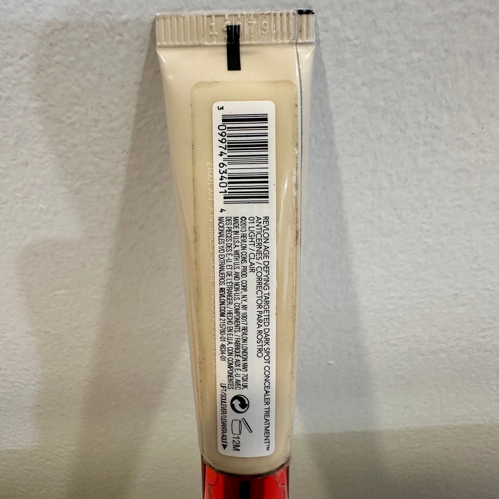 Revlon Age Defying Targeted Dark Spot Concealer Treatment 01 Light 0.25oz New - Picture 8 of 10